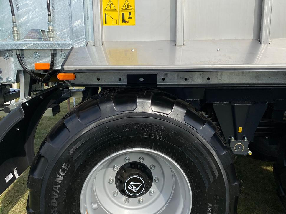 Esparcidor de estiércol Auto-Agro Miststreuer / Manure spreader / Epandeur à fumier / Rimorchio spandiconcime / Разбрасыватель органических удобрений / Rozrzutnik obornika Tandem N268: foto 9