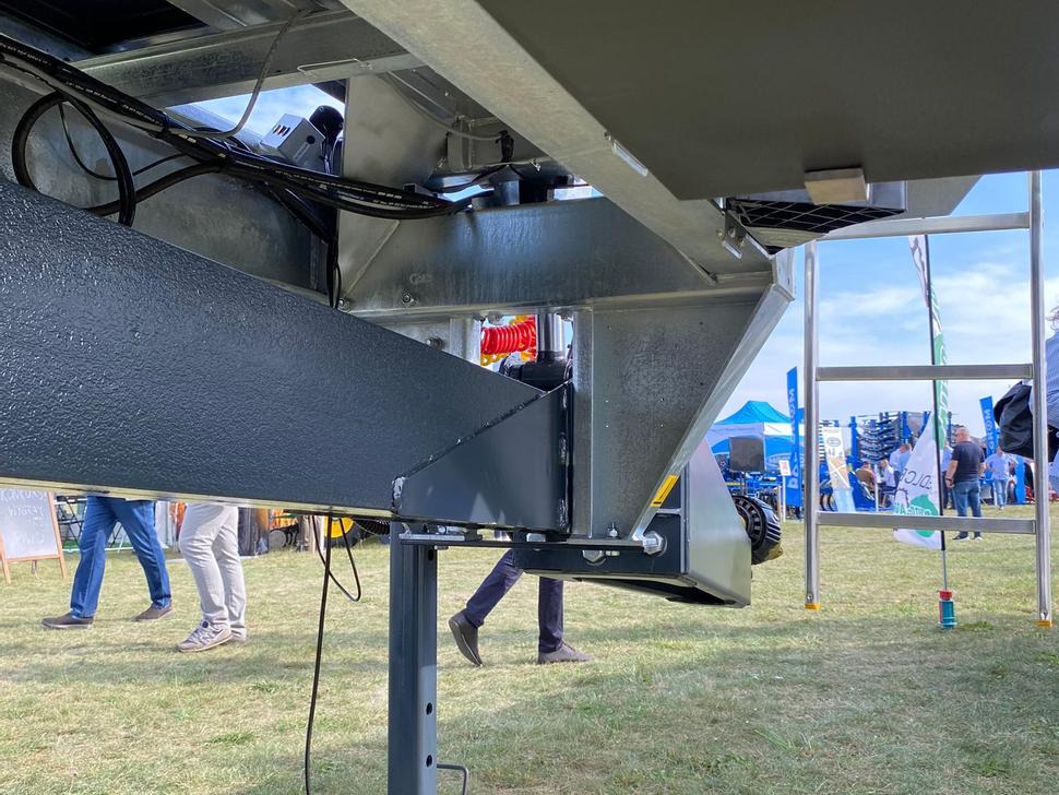 Esparcidor de estiércol Auto-Agro Miststreuer / Manure spreader / Epandeur à fumier / Rimorchio spandiconcime / Разбрасыватель органических удобрений / Rozrzutnik obornika Tandem N268: foto 13