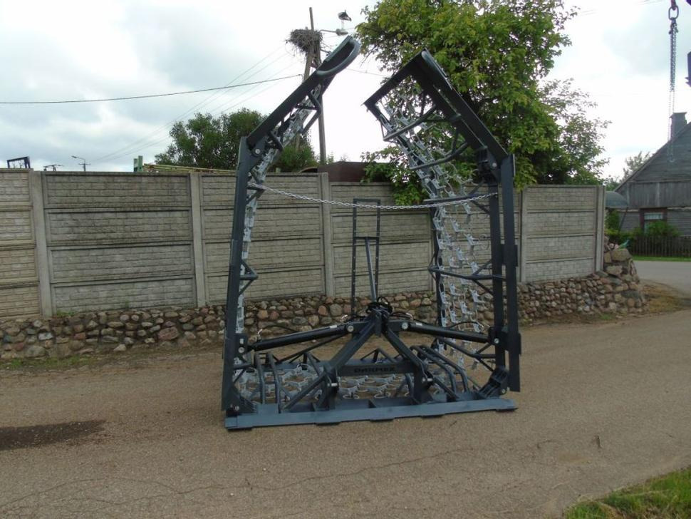 Darmex Wiesenegge / Meadow harrow / Herse de prairie / Strigliatrice / Полевая волокуша / Włóka łąkowa 9 m - Rastra de cadenas: foto 1 Darmex Wiesenegge / Meadow harrow / Herse de prairie / Strigliatrice / Полевая волокуша / Włóka łąkowa 9 m - Rastra de cadenas: foto 1
