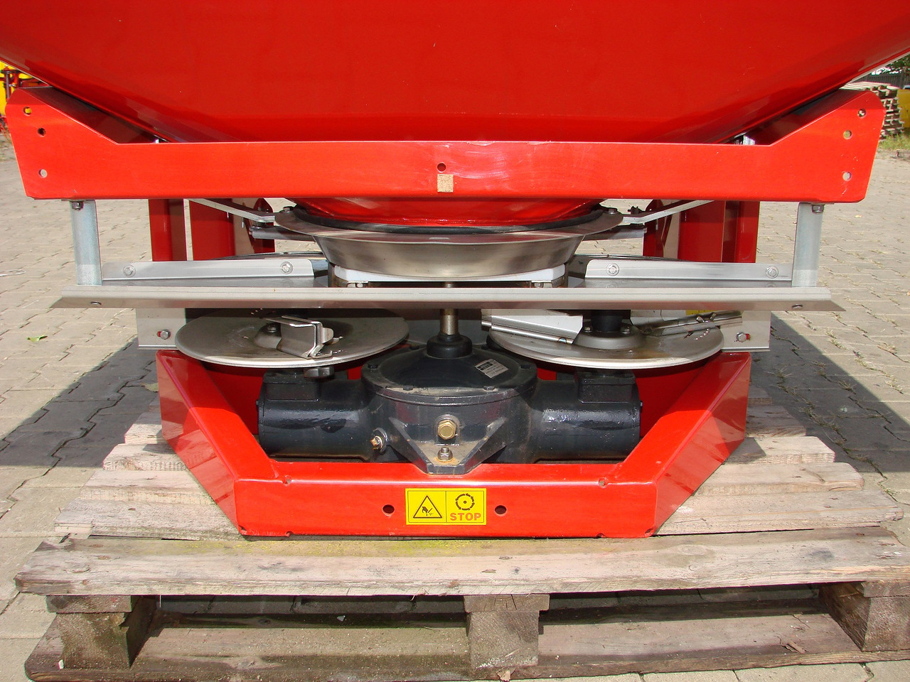 JAR-MET Düngerstreuer / Fertilizer spreader / Epandeur d'engrais / Rozsiewacz nawozów 1200 kg - Esparcidor de fertilizantes: foto 5 JAR-MET Düngerstreuer / Fertilizer spreader / Epandeur d'engrais / Rozsiewacz nawozów 1200 kg - Esparcidor de fertilizantes: foto 5