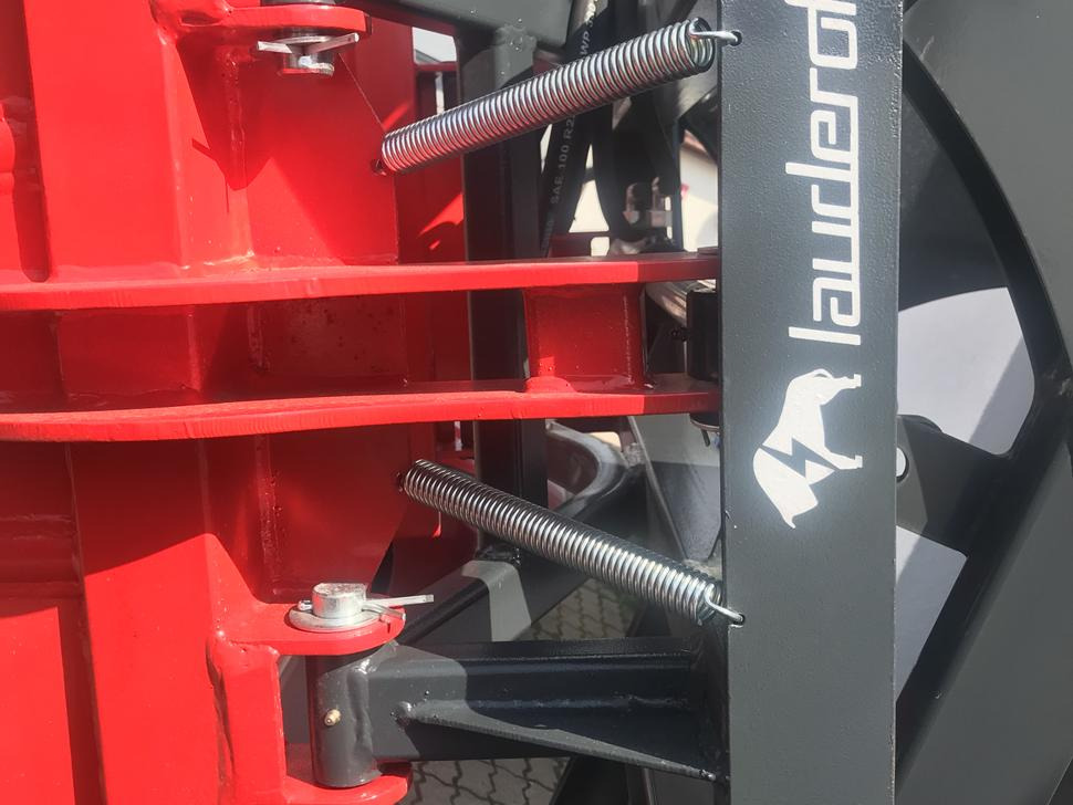 Lauderof Ballenzange / Bale grab / Pince à balles / Pinze per balle / Захват для рулонов / Chwytak do bel - Pinza de manipulación para Tractor: foto 5 Lauderof Ballenzange / Bale grab / Pince à balles / Pinze per balle / Захват для рулонов / Chwytak do bel - Pinza de manipulación para Tractor: foto 5