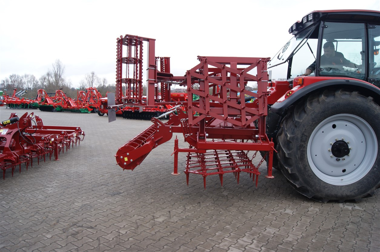 Lupus 5-Felder schwere Zinkenegge / Tine harrow / Herse à dents / Grada de púas de 5 campos / Erpice / 5-польная зубовая борона / Brona zębowa 5 m - Grada: foto 2 Lupus 5-Felder schwere Zinkenegge / Tine harrow / Herse à dents / Grada de púas de 5 campos / Erpice / 5-польная зубовая борона / Brona zębowa 5 m - Grada: foto 2