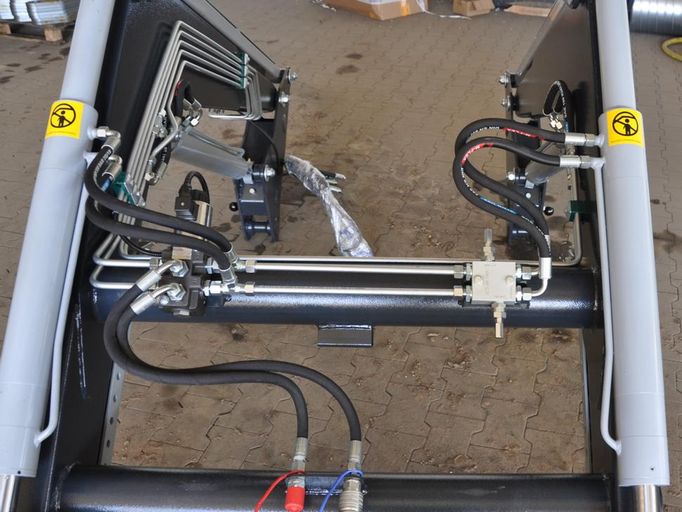 Cargador frontal para tractor para Implemento METAL-TECHNIK Frontlader / Front loader / Chargeur frontal / Caricatore frontale / Cargador fronta / Фронтальный погрузчик / Ładowacz czołowy Tytan MT-02: foto 7 Cargador frontal para tractor para Implemento METAL-TECHNIK Frontlader / Front loader / Chargeur frontal / Caricatore frontale / Cargador fronta / Фронтальный погрузчик / Ładowacz czołowy Tytan MT-02: foto 7