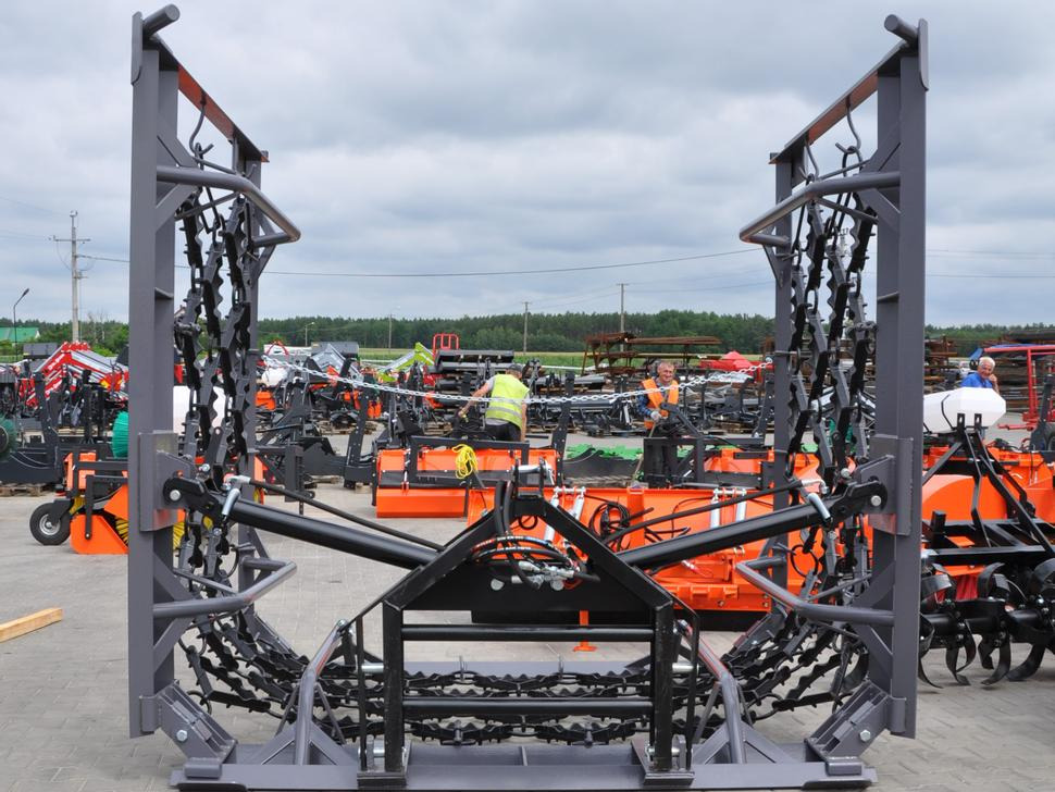 Metal-Technik Wiesenegge / Meadow harrow / Herse de prairie / Strigliatrice / Lanza de prado / Полевая волокуша / Włóka łąkowa 6 m - Rastra de cadenas: foto 2 Metal-Technik Wiesenegge / Meadow harrow / Herse de prairie / Strigliatrice / Lanza de prado / Полевая волокуша / Włóka łąkowa 6 m - Rastra de cadenas: foto 2