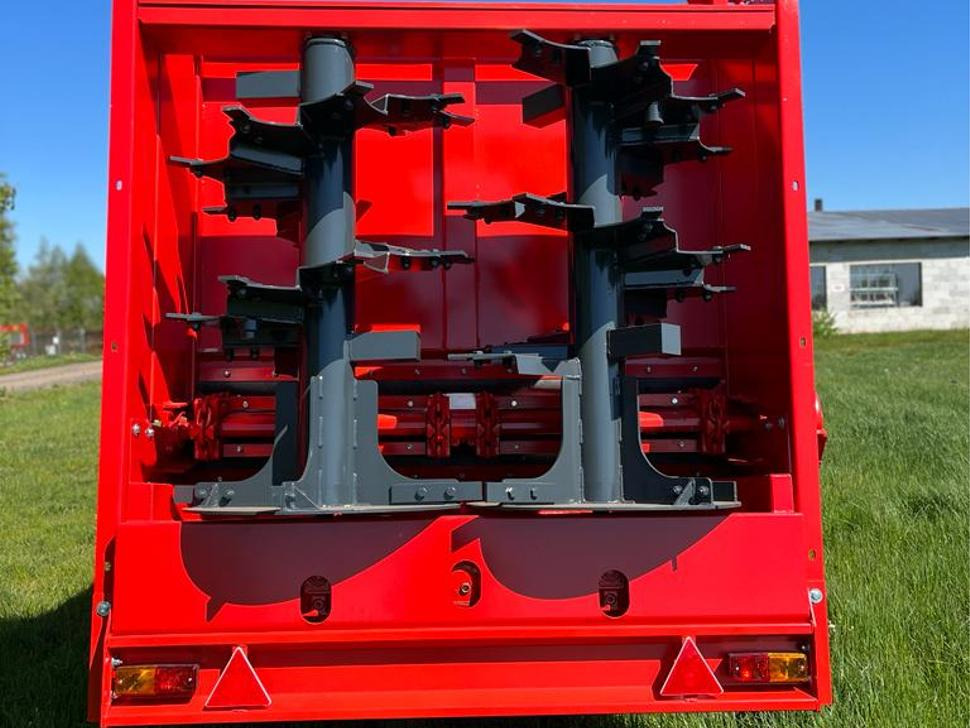 Esparcidor de estiércol Roltrans Miststreuer / Manure spreader / Épandeur à fumier / Spandiletame / Разбрасыватель органических удобрений / Rozrzutnik obornika N250/32 JAMNIK 8 t: foto 6 Esparcidor de estiércol Roltrans Miststreuer / Manure spreader / Épandeur à fumier / Spandiletame / Разбрасыватель органических удобрений / Rozrzutnik obornika N250/32 JAMNIK 8 t: foto 6