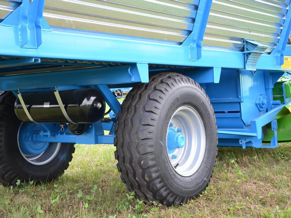 ZAMET Mähladewagen / Green forage mower / Remorque autochargeuse / Autocaricante / Самозагружающийся прицеп с косилкой / Przyczepa samozaładowcza z kosiarką bebnową T635 - Remolque autocargador: foto 3 ZAMET Mähladewagen / Green forage mower / Remorque autochargeuse / Autocaricante / Самозагружающийся прицеп с косилкой / Przyczepa samozaładowcza z kosiarką bebnową T635 - Remolque autocargador: foto 3