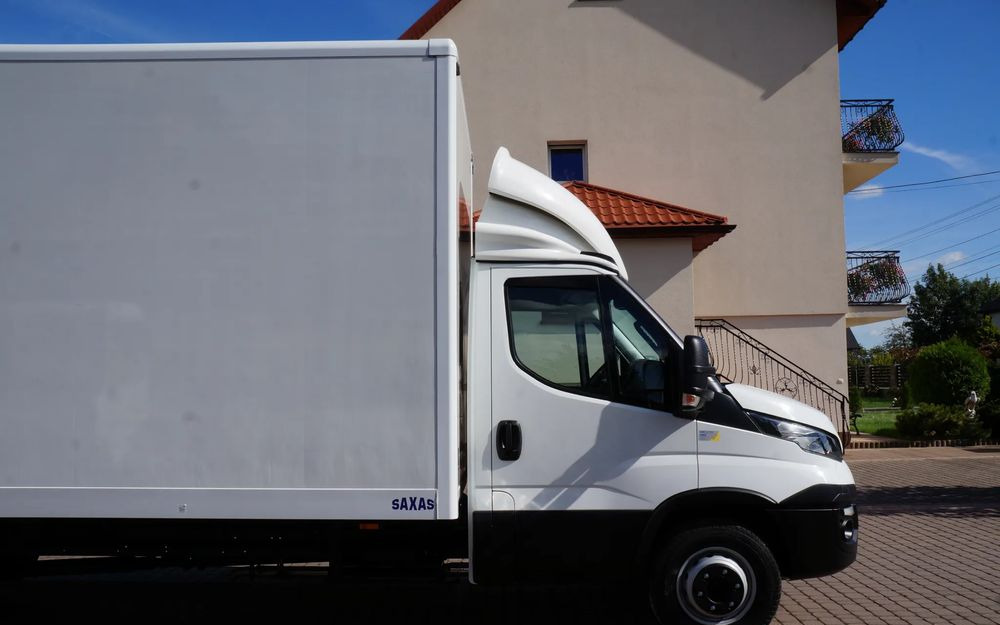 Iveco DAILY 72c18 Automat HI-MATIC Kontener 6 m 117 tys km Wzorowy Stan - Camión caja cerrada: foto 3 Iveco DAILY 72c18 Automat HI-MATIC Kontener 6 m 117 tys km Wzorowy Stan - Camión caja cerrada: foto 3