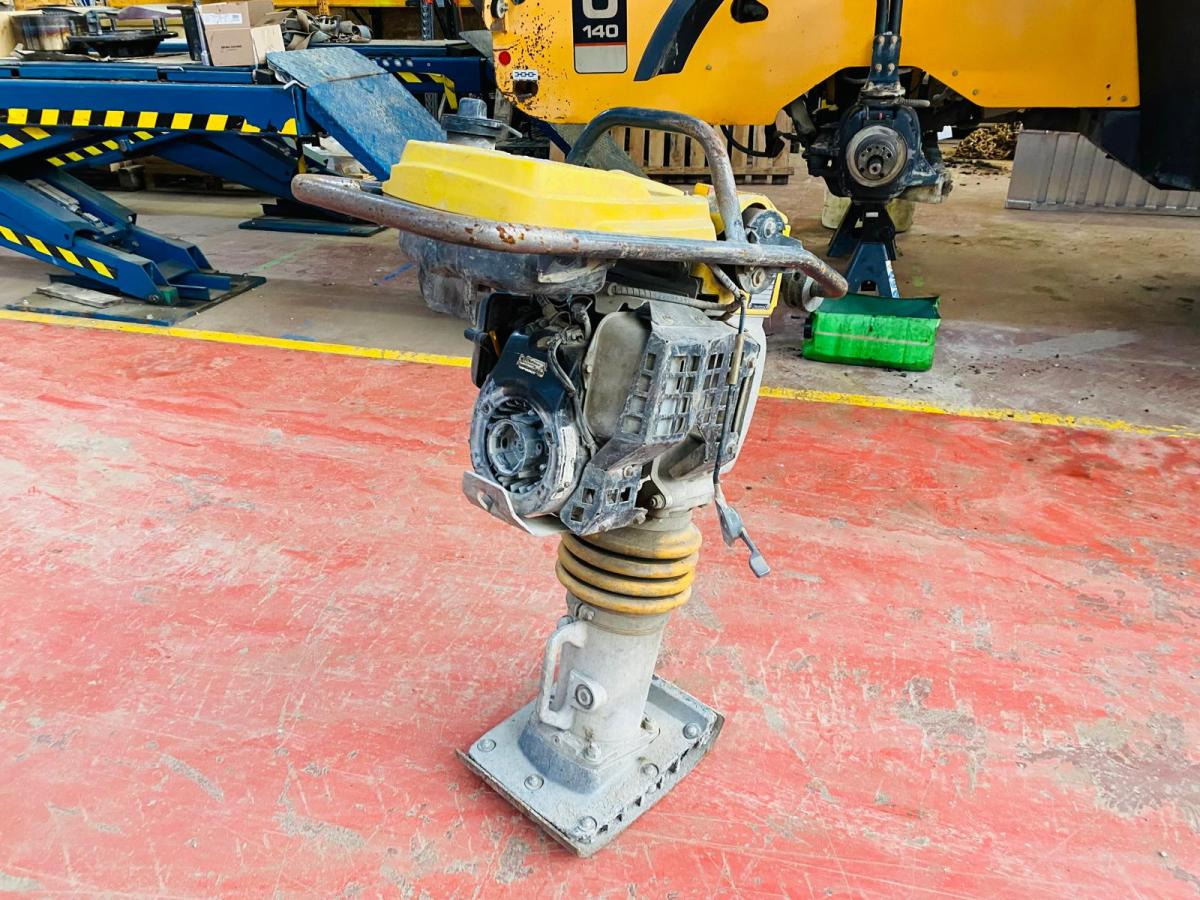 BOMAG Pilonneuse BT65/4 - Vibroapisonador: foto 5 BOMAG Pilonneuse BT65/4 - Vibroapisonador: foto 5