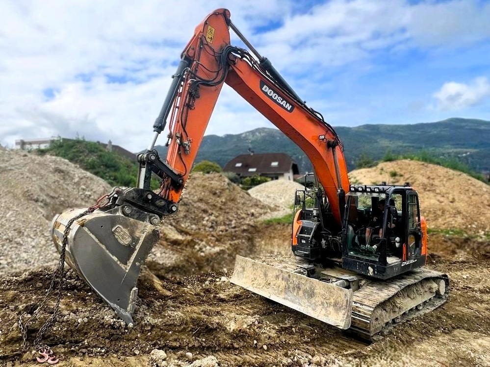 Doosan DX235 LCR-5 PELLE A CHENILLES 26T - Excavadora de cadenas: foto 1 Doosan DX235 LCR-5 PELLE A CHENILLES 26T - Excavadora de cadenas: foto 1