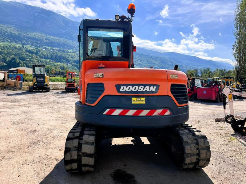 Doosan DX85R-3 PELLE A CHENILLES 8,5T PELLE A CHENILLES 8,5T - Excavadora de cadenas: foto 4 Doosan DX85R-3 PELLE A CHENILLES 8,5T PELLE A CHENILLES 8,5T - Excavadora de cadenas: foto 4