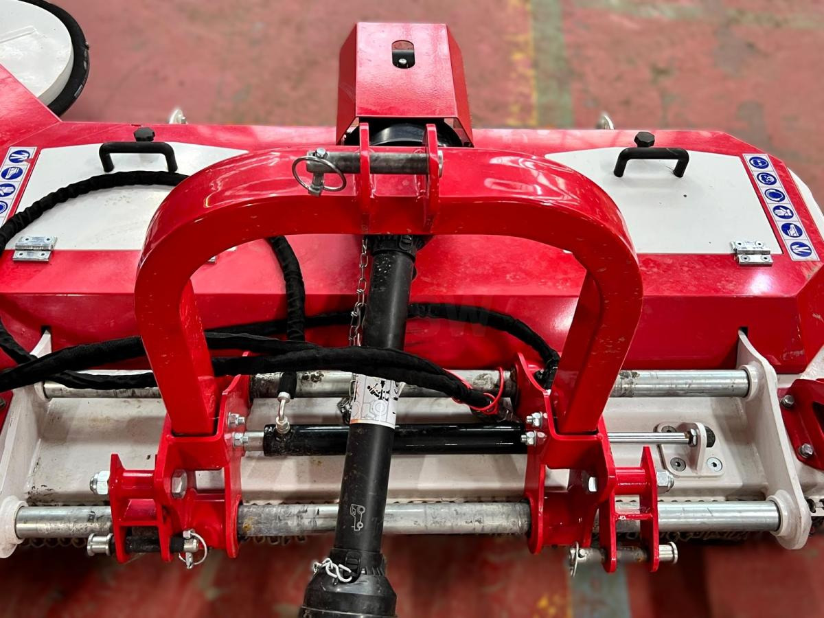 Giemme FMU180 Tondeuse portée attache 3 points pour tracteur - Desbrozadora de martillos: foto 5 Giemme FMU180 Tondeuse portée attache 3 points pour tracteur - Desbrozadora de martillos: foto 5