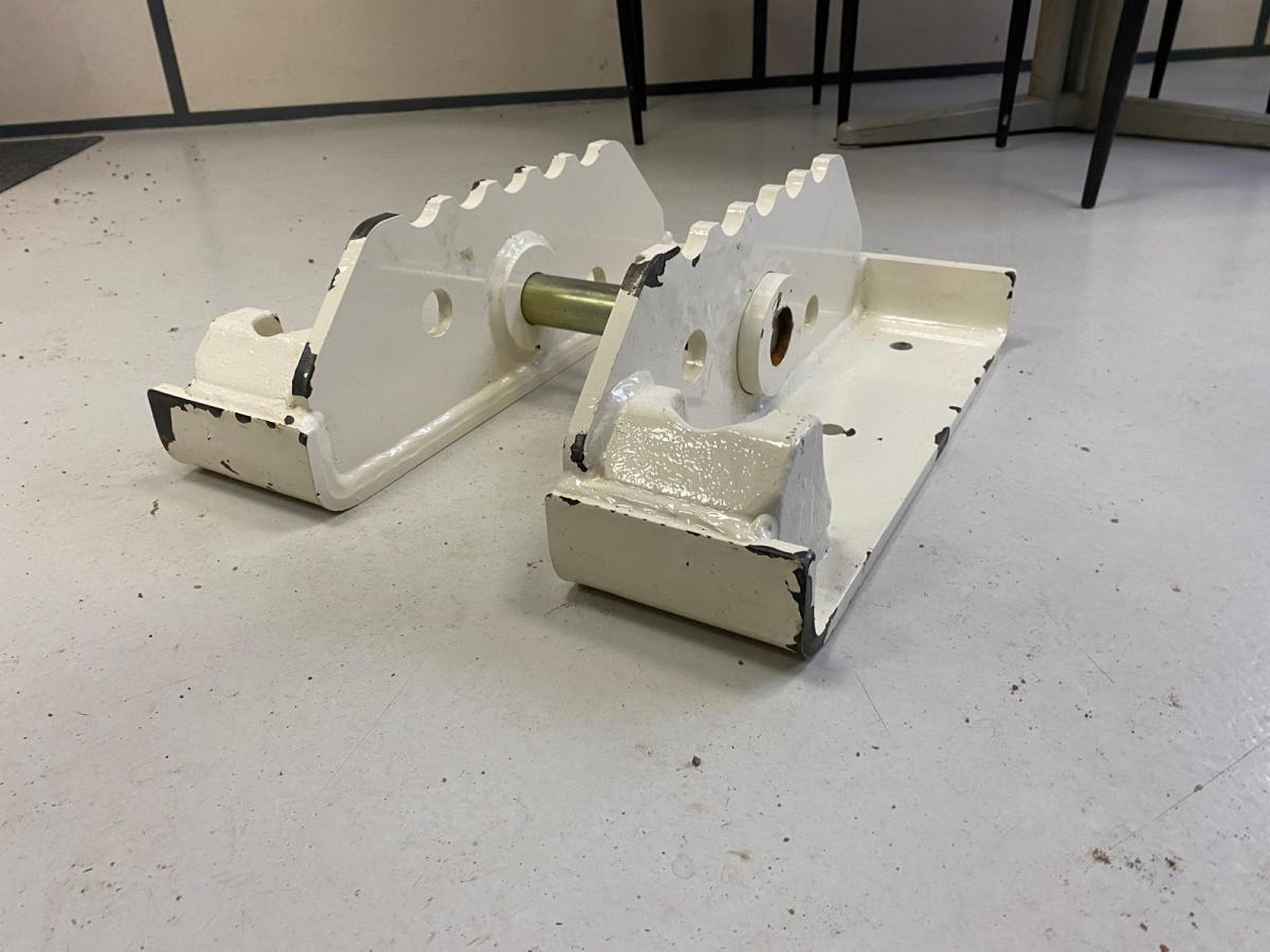 Pied de stabilisateur NEUF Pour TEREX TLB 830 à 990 et Benford - Recambio para Retroexcavadora: foto 2 Pied de stabilisateur NEUF Pour TEREX TLB 830 à 990 et Benford - Recambio para Retroexcavadora: foto 2