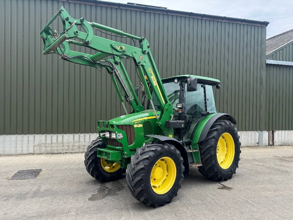John Deere 5100 R - Tractor: foto 1 John Deere 5100 R - Tractor: foto 1
