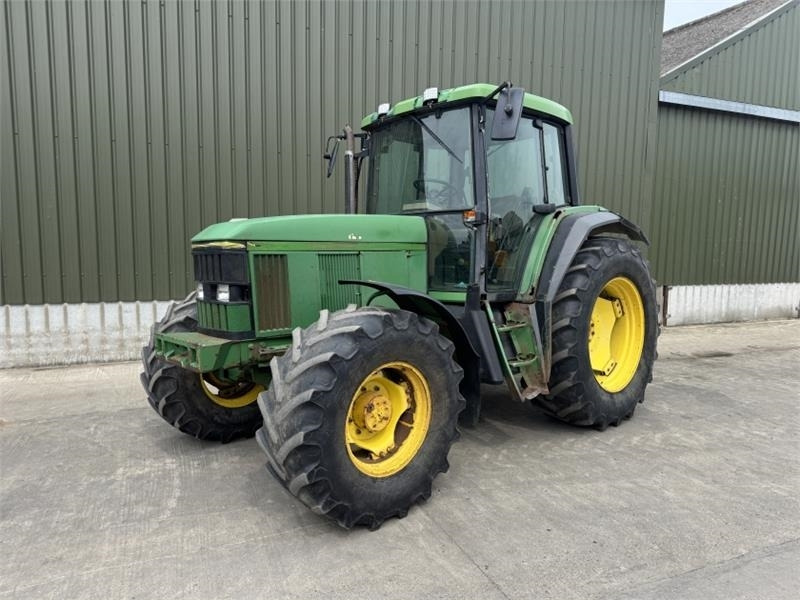 John Deere 6800 - Tractor: foto 1 John Deere 6800 - Tractor: foto 1