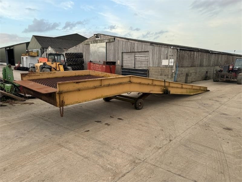 Loading Ramp Loading Ramp - Rampa de carga: foto 2 Loading Ramp Loading Ramp - Rampa de carga: foto 2