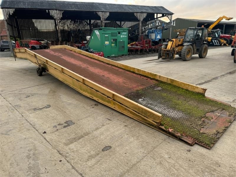 Loading Ramp Loading Ramp - Rampa de carga: foto 4 Loading Ramp Loading Ramp - Rampa de carga: foto 4