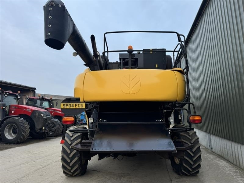 New Holland CR960 c/w 24ft Header **Video Below** - Accesorios para cosechadoras: foto 5 New Holland CR960 c/w 24ft Header **Video Below** - Accesorios para cosechadoras: foto 5