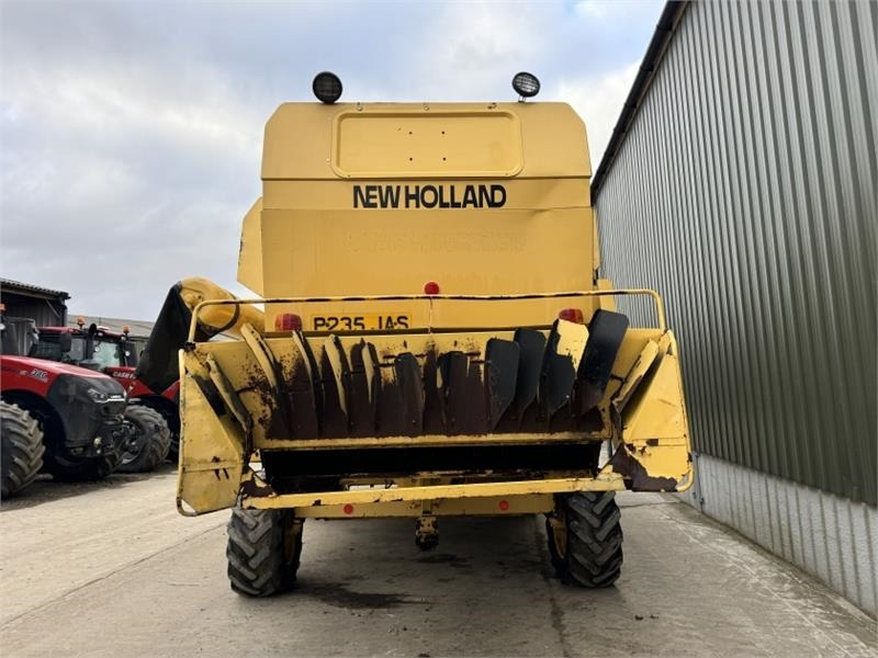 New Holland New Holland TX67 c/w 20ft Header - Accesorios para cosechadoras: foto 5 New Holland New Holland TX67 c/w 20ft Header - Accesorios para cosechadoras: foto 5