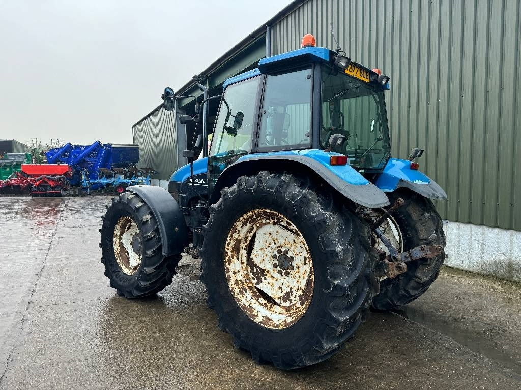 New Holland TS 100 - Tractor: foto 2 New Holland TS 100 - Tractor: foto 2