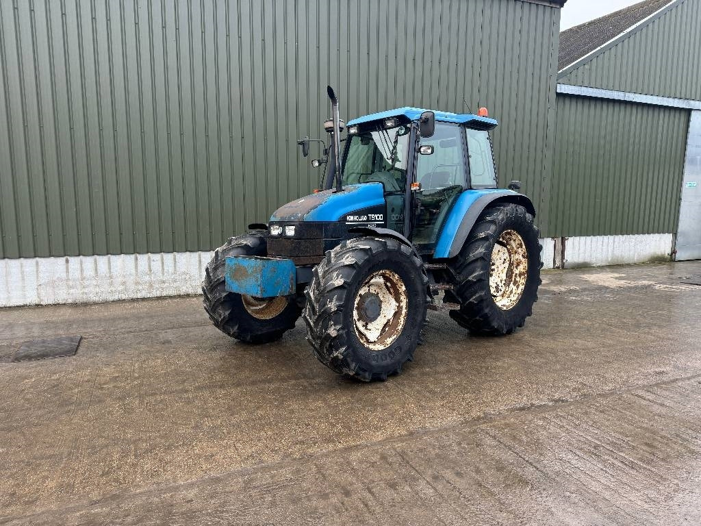 New Holland TS 100 - Tractor: foto 1 New Holland TS 100 - Tractor: foto 1