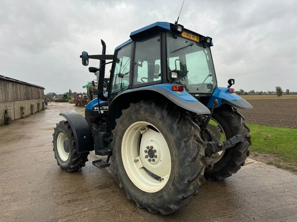 New Holland TS 115 SLE - Tractor: foto 2 New Holland TS 115 SLE - Tractor: foto 2