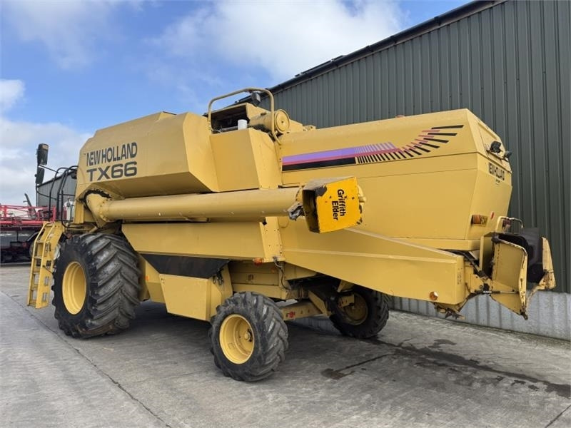 New Holland TX66 Combine Harvester c/w 20ft Header - Accesorios para cosechadoras: foto 2 New Holland TX66 Combine Harvester c/w 20ft Header - Accesorios para cosechadoras: foto 2