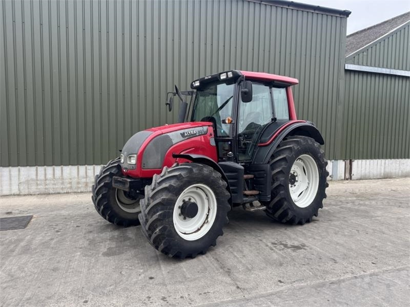 Valtra N121 Tractor - Tractor: foto 1 Valtra N121 Tractor - Tractor: foto 1