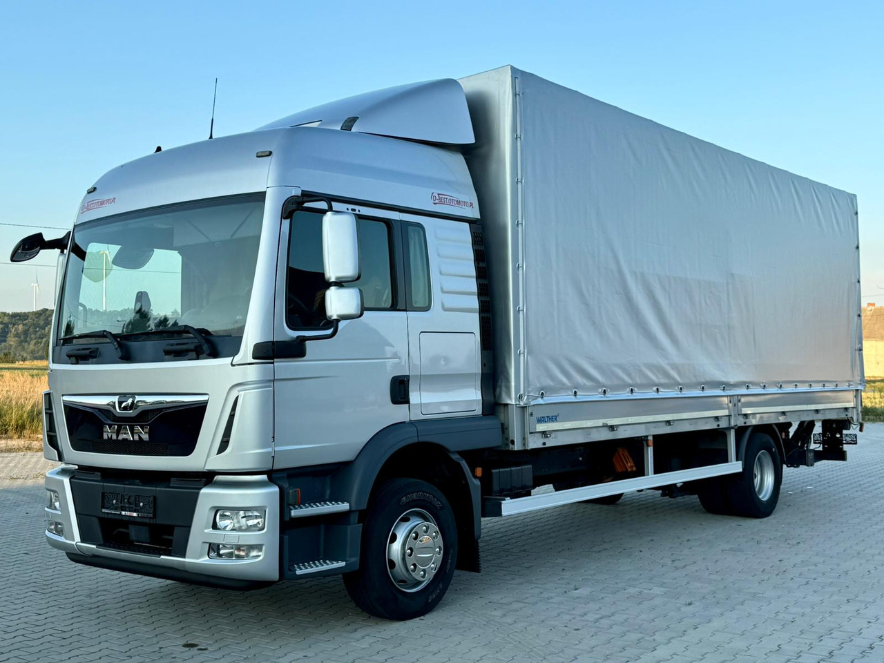 MAN TGM 12.250 / TGL / BURTO - FIRANKA / WINDA / 18 PALET / AUTOMAT - Camión lona: foto 2 MAN TGM 12.250 / TGL / BURTO - FIRANKA / WINDA / 18 PALET / AUTOMAT - Camión lona: foto 2