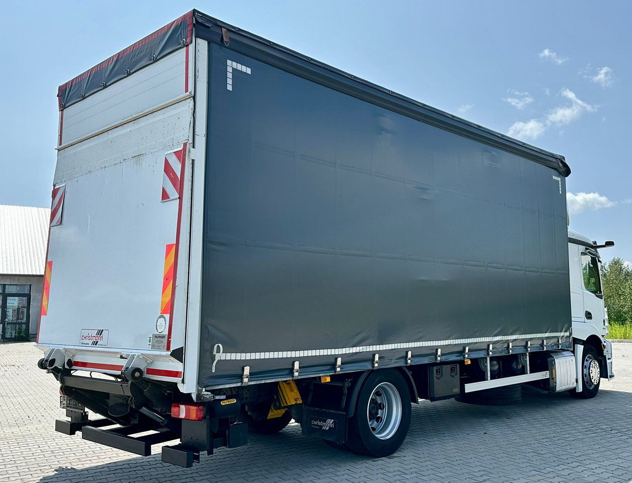 MERCEDES-BENZ ACTROS 1833 / FIRANKA / WINDA / 18 PALET / AUTOMAT / 310 TYS KM / DUŻY SILNIK / 2020 ROK / SYPIALKA - Camión lona: foto 3 MERCEDES-BENZ ACTROS 1833 / FIRANKA / WINDA / 18 PALET / AUTOMAT / 310 TYS KM / DUŻY SILNIK / 2020 ROK / SYPIALKA - Camión lona: foto 3