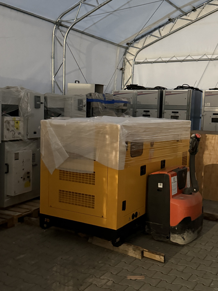 IVECO 80 kVA / 65 kW - Generador industriale: foto 5 IVECO 80 kVA / 65 kW - Generador industriale: foto 5