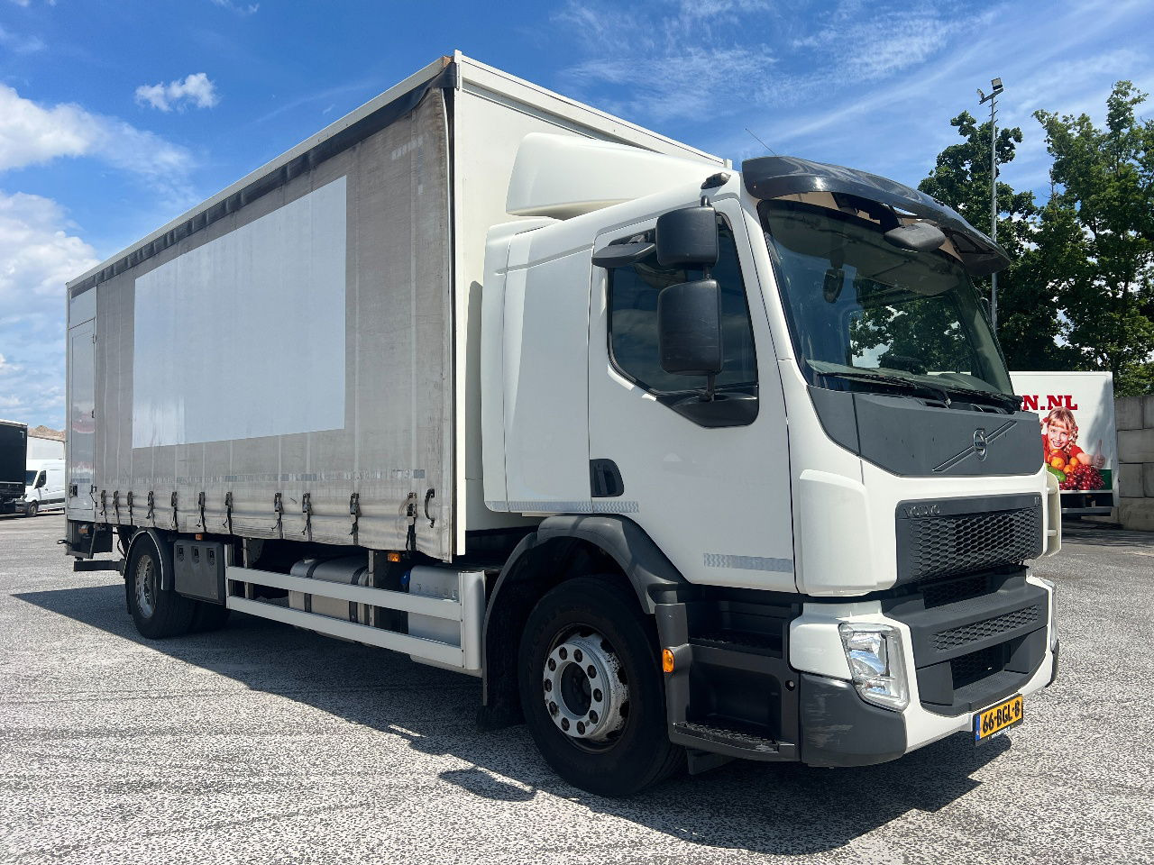 Volvo FE 250 Euro 6, 19T - Camión lona: foto 2 Volvo FE 250 Euro 6, 19T - Camión lona: foto 2