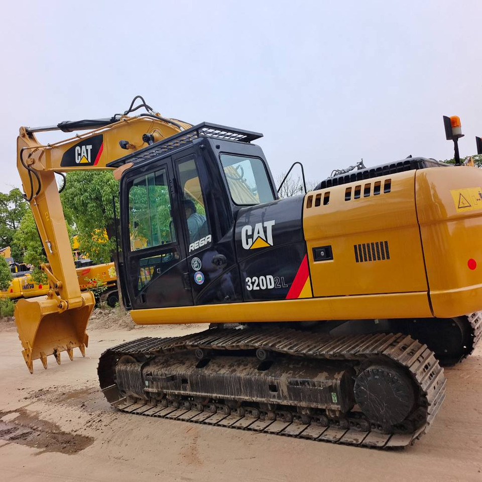 CAT 320 D2L - Excavadora de cadenas: foto 2 CAT 320 D2L - Excavadora de cadenas: foto 2