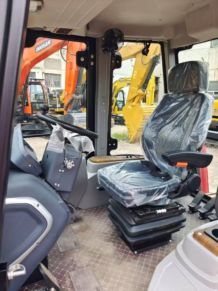 CAT 420 F Brand new machines - Retroexcavadora: foto 4 CAT 420 F Brand new machines - Retroexcavadora: foto 4