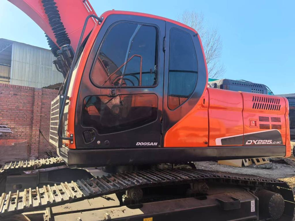 Doosan DX 225 LC-9C - Excavadora de cadenas: foto 1 Doosan DX 225 LC-9C - Excavadora de cadenas: foto 1