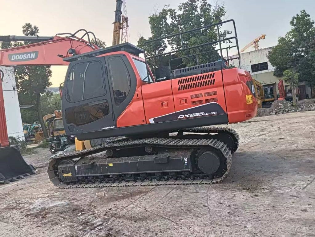 Doosan DX 225 LC-9C - Excavadora de cadenas: foto 4 Doosan DX 225 LC-9C - Excavadora de cadenas: foto 4