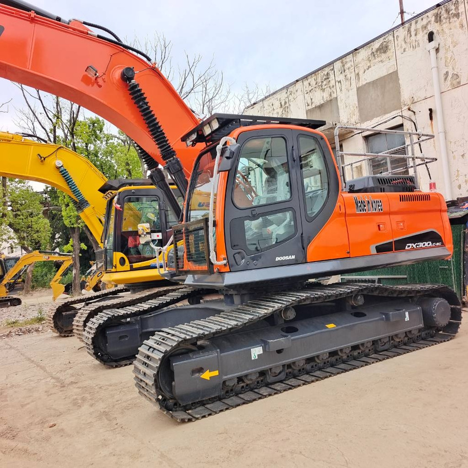 Doosan DX 300 - Excavadora de cadenas: foto 1 Doosan DX 300 - Excavadora de cadenas: foto 1