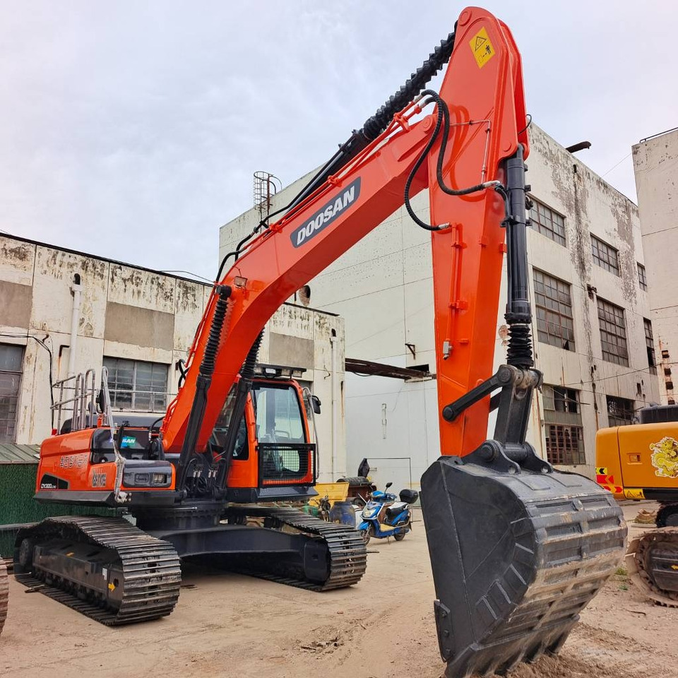 Doosan DX 300 - Excavadora de cadenas: foto 1 Doosan DX 300 - Excavadora de cadenas: foto 1
