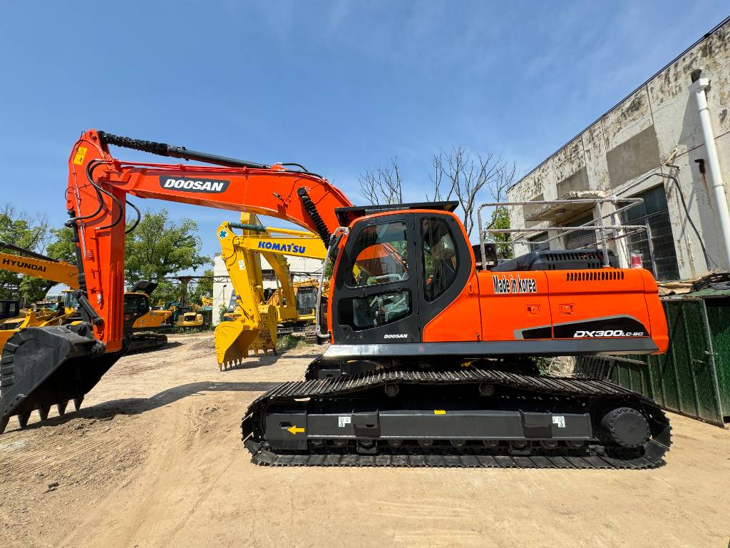 Doosan DX 300 LC-9S - Excavadora de cadenas: foto 1 Doosan DX 300 LC-9S - Excavadora de cadenas: foto 1