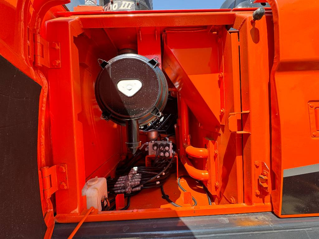 Doosan DX 300 LC-9S - Excavadora de cadenas: foto 3 Doosan DX 300 LC-9S - Excavadora de cadenas: foto 3