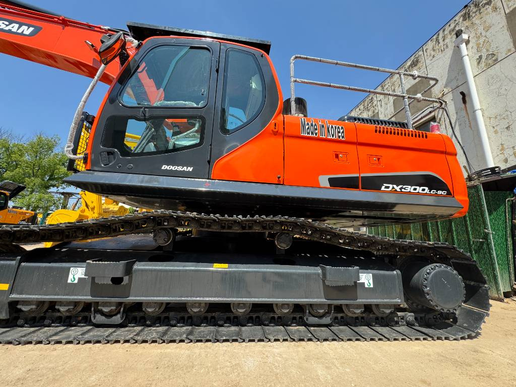 Doosan DX 300 LC-9S - Excavadora de cadenas: foto 2 Doosan DX 300 LC-9S - Excavadora de cadenas: foto 2