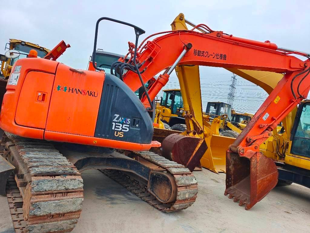 Hitachi ZX 135 US - Excavadora de cadenas: foto 1 Hitachi ZX 135 US - Excavadora de cadenas: foto 1