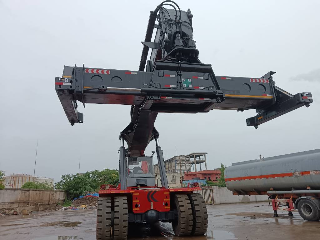 Kalmar DRF 450 - Reach stacker: foto 4 Kalmar DRF 450 - Reach stacker: foto 4