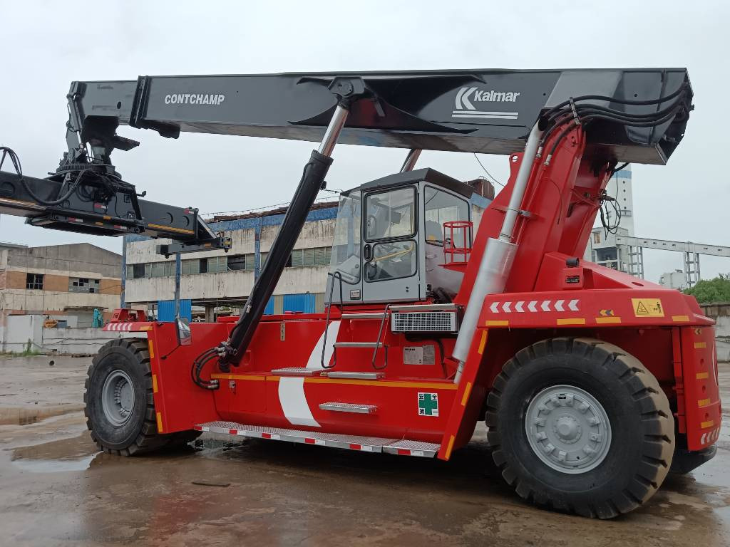 Kalmar DRF 450 - Reach stacker: foto 1 Kalmar DRF 450 - Reach stacker: foto 1