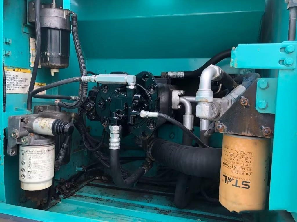 Kobelco SK 210 - Excavadora de cadenas: foto 5 Kobelco SK 210 - Excavadora de cadenas: foto 5