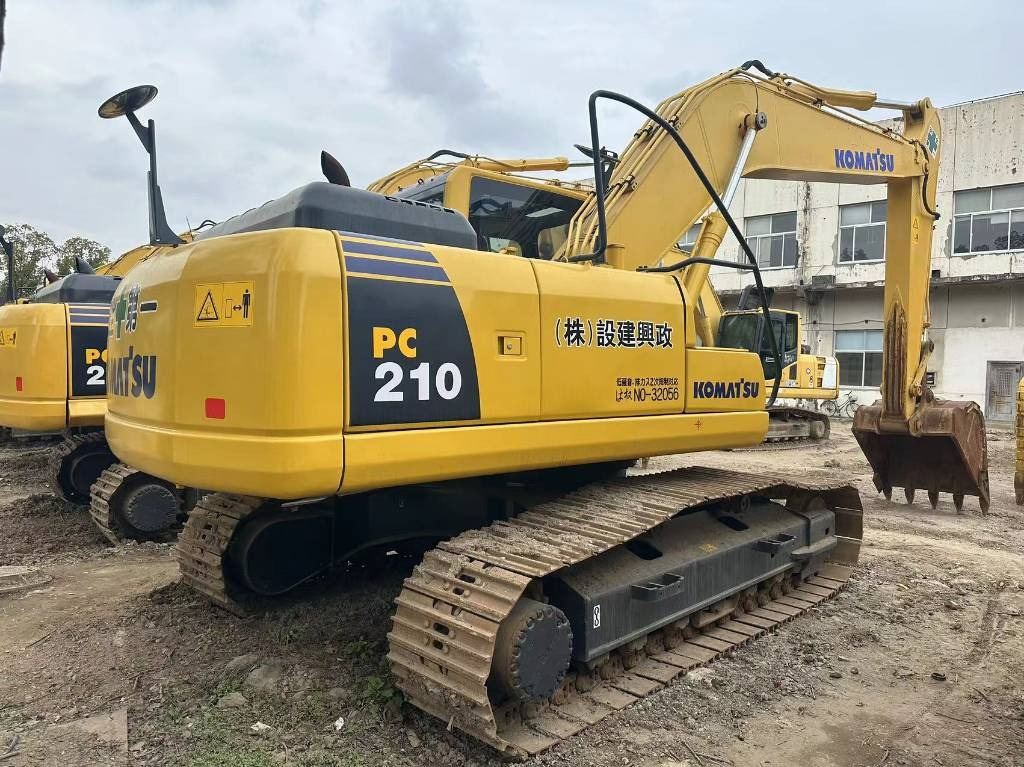 Komatsu PC 210 LC - Excavadora de cadenas: foto 1 Komatsu PC 210 LC - Excavadora de cadenas: foto 1