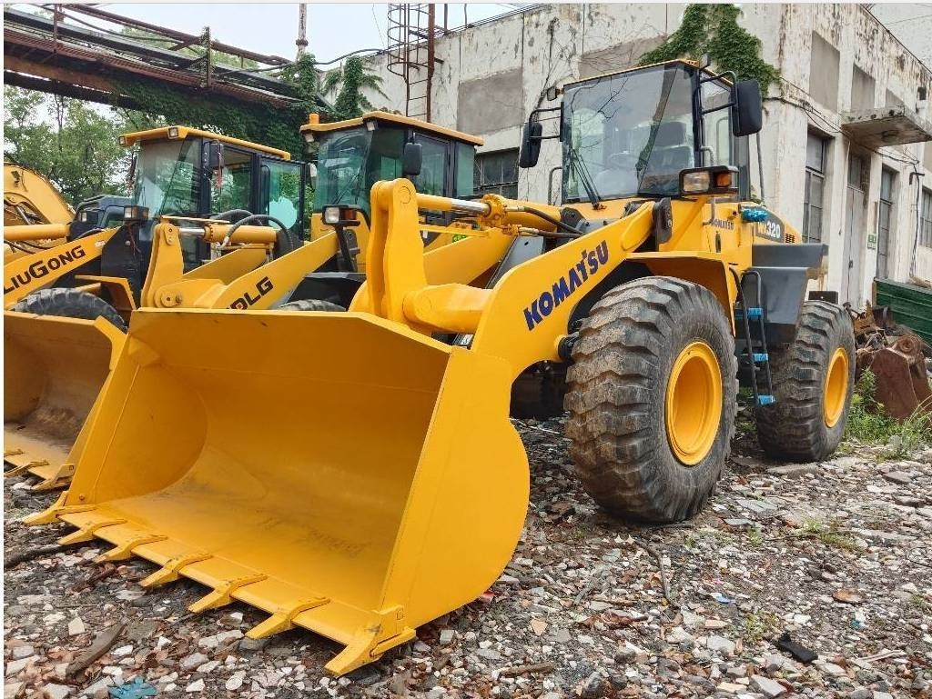 Komatsu WA 320-5 - Excavadora de cadenas: foto 1 Komatsu WA 320-5 - Excavadora de cadenas: foto 1