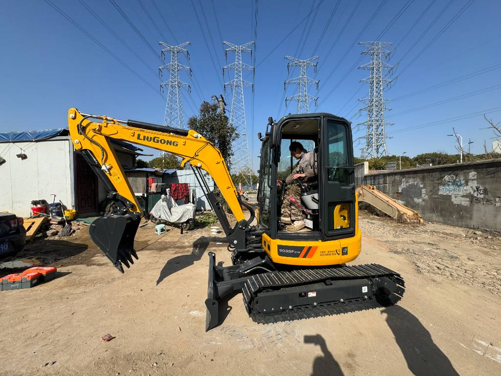 LiuGong 9035FZTSG4 - Miniexcavadora: foto 2 LiuGong 9035FZTSG4 - Miniexcavadora: foto 2