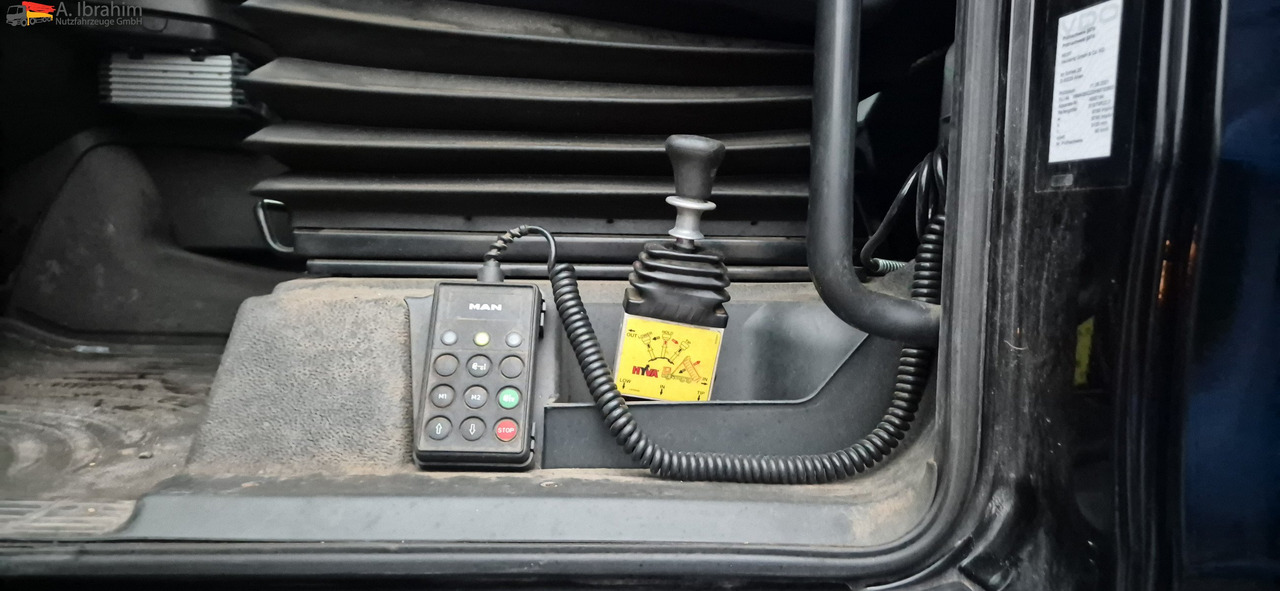 MAN 18.440 Zustand gut 2x Tank, Retarder - Cabeza tractora: foto 5 MAN 18.440 Zustand gut 2x Tank, Retarder - Cabeza tractora: foto 5