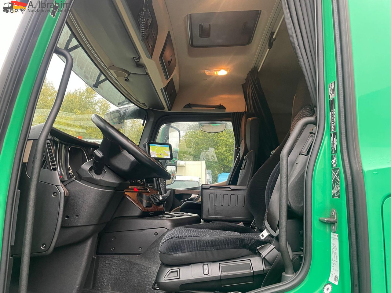 Mercedes-Benz 1836 Spoiler, Vollservice, Topzustand | Navigationsystem | Originalkilometer - Cabeza tractora: foto 4 Mercedes-Benz 1836 Spoiler, Vollservice, Topzustand | Navigationsystem | Originalkilometer - Cabeza tractora: foto 4