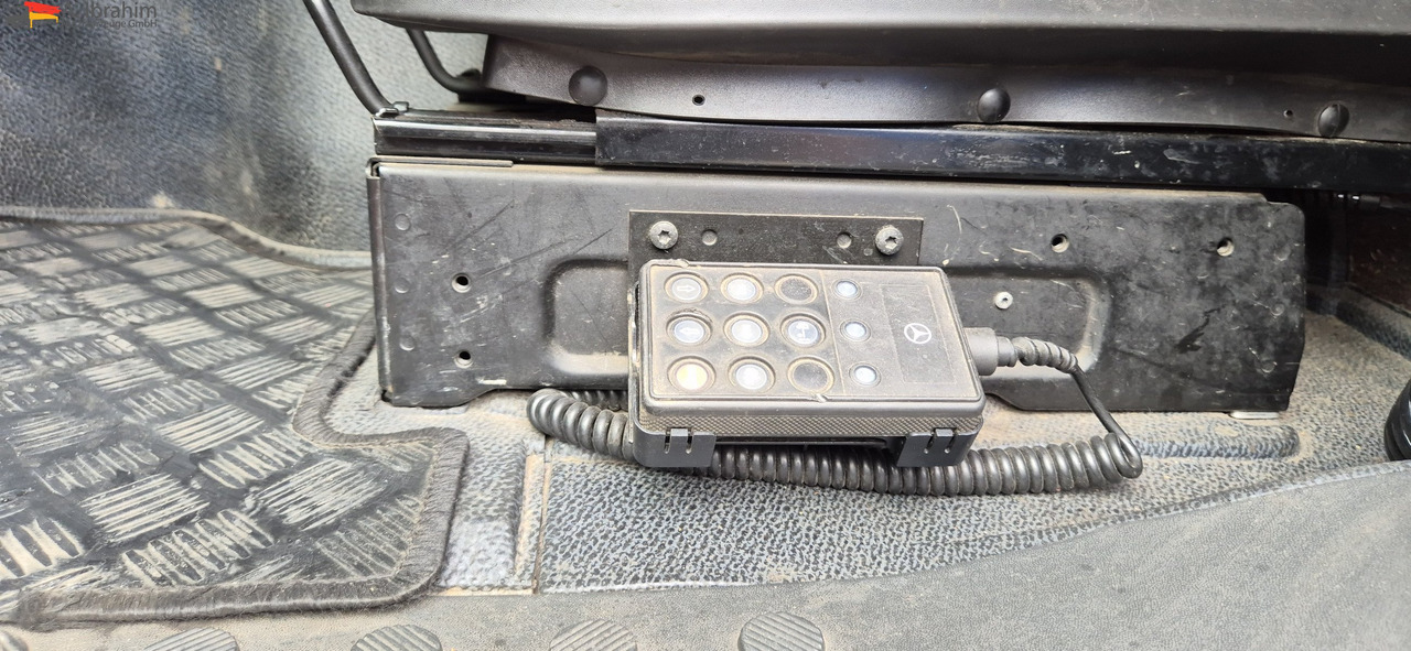 Mercedes-Benz 1841 Kran HIAB 166Bj. 2016 Funk FB ,mp3 - Cabeza tractora: foto 4 Mercedes-Benz 1841 Kran HIAB 166Bj. 2016 Funk FB ,mp3 - Cabeza tractora: foto 4